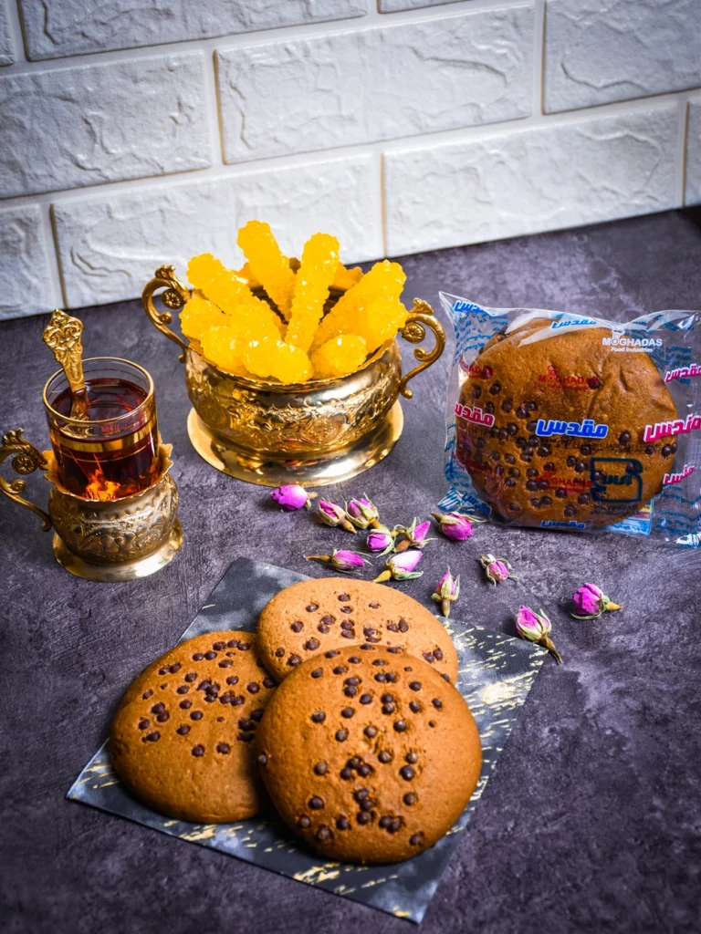 کوکی دوقلو شکلاتی با تزئین شکلات